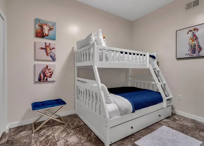 3 Bedrm Palace Suite - King Fl Bed & Free Ev Charging