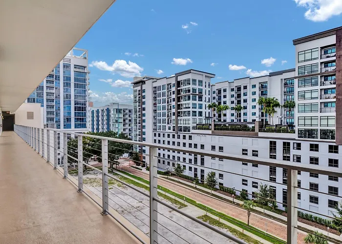 3 Bedrm Palace Suite - King Fl Bed & Free Ev Charging